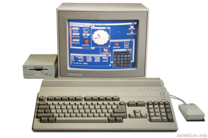 Amiga 500 System mit Computer, Maus, Monitor und externem
Laufwerk