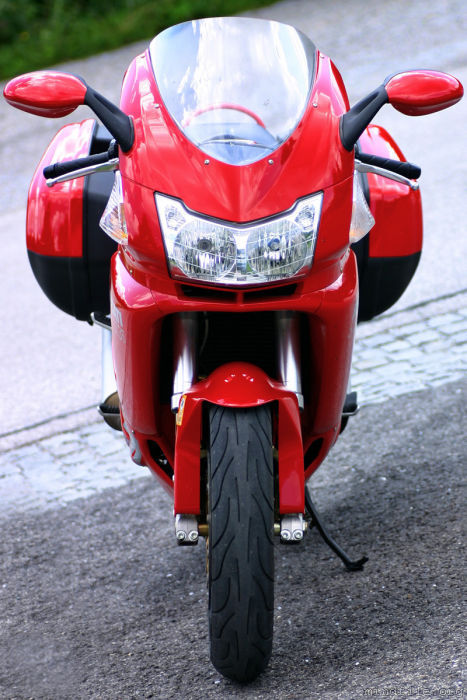 Die Front der Ducati ST3s ABS