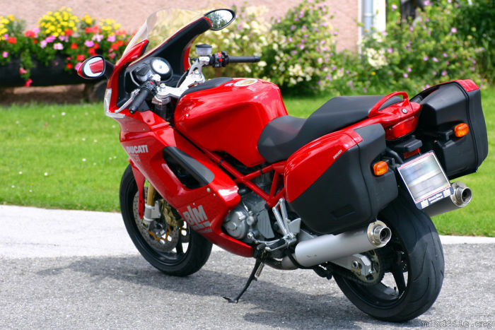 Das Heck der Ducati ST3s ABS mit original Ducati
Seitenkoffern